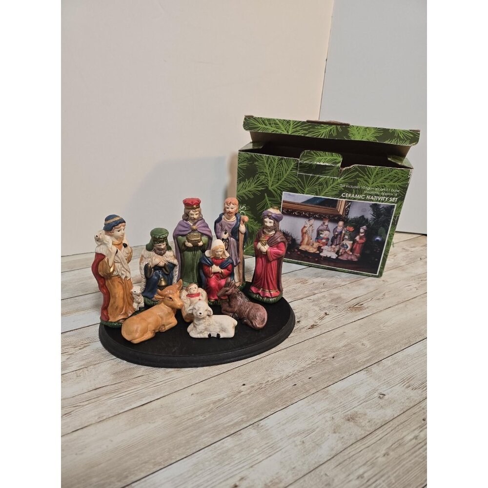 Vintage Kirklands Ceramic‎ 4 Nativity Set 10 Figurines And 1 Base Christmas